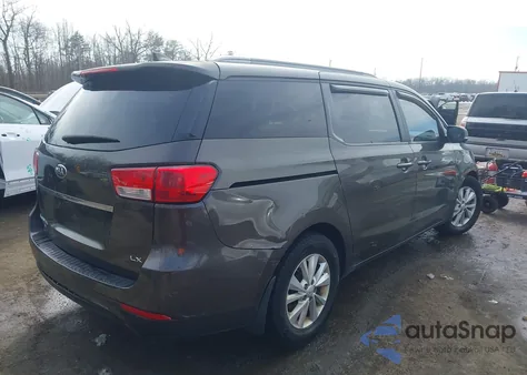 2015 Kia Sedona Lx z USA, uszkodzony, nr VIN KNDMB5C1XF6073217